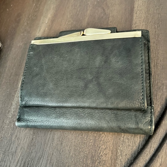 Dark green leather wallet. - Picture 2 of 6